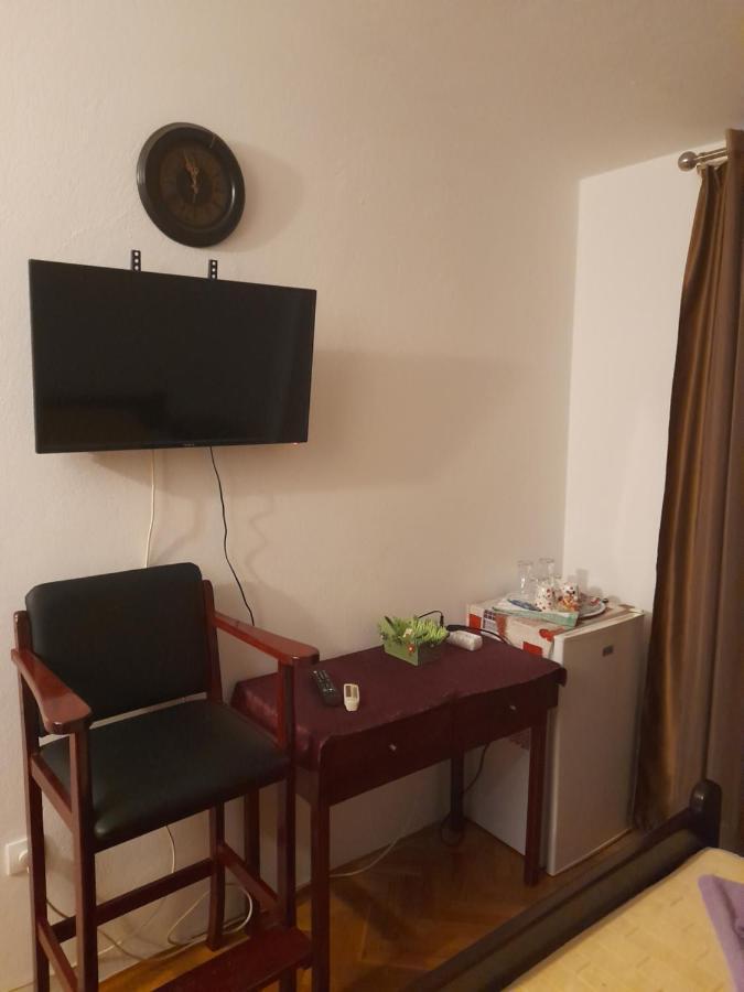 Apartments Kovacevic Petrovac Bagian luar foto