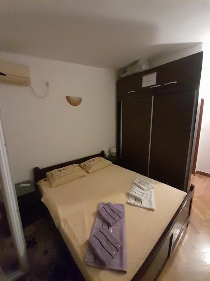 Apartments Kovacevic Petrovac Bagian luar foto