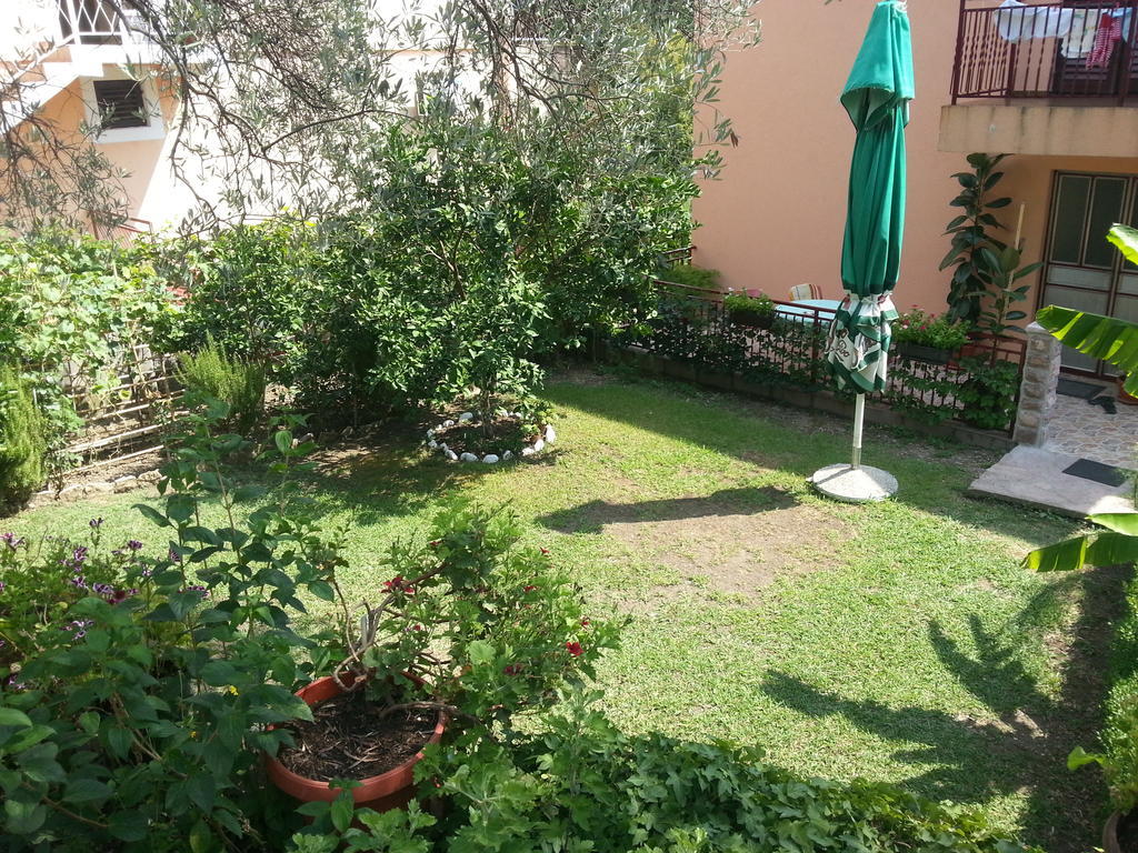 Apartments Kovacevic Petrovac Bagian luar foto