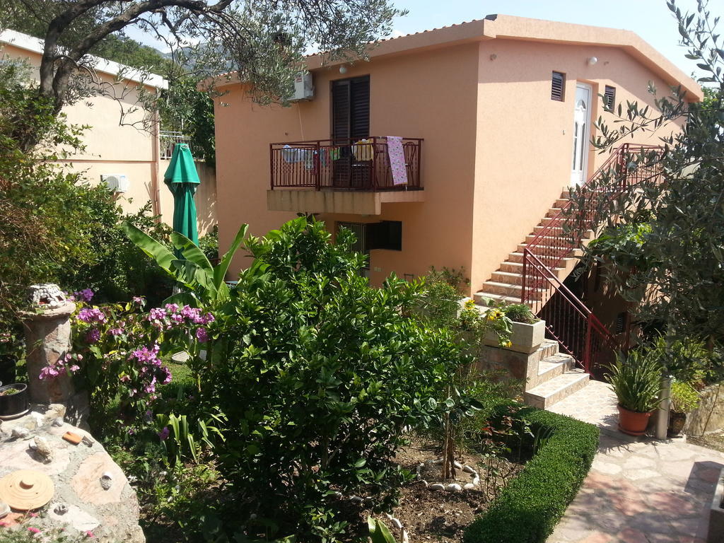 Apartments Kovacevic Petrovac Bagian luar foto